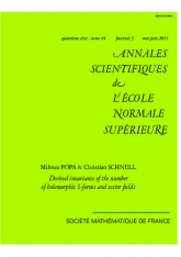 Invariance dérivée du nombre de $1$-formes et champs de vecteurs holomorphes