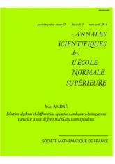 Algèbres de solutions d'équations diﬀérentielles et variétés quasi-homogènes : une nouvelle correspondance de Galois diﬀérentielle