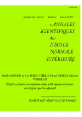 Estimations de régularité elliptique dans un milieu composite contenant des inhomogénéités de forme régulière : une approche par équations intégrales