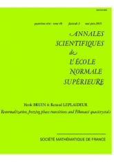 Renormalisation, transitions de phase congelantes et quasi-cristal de Fibonacci