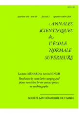 Percolation par regroupements cumulatifs et transition de phase du processus de contact sur des graphes aléatoires