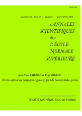 Autour de la régularité d'une composante critique pour le système de Navier-Stokes tridimensionnel