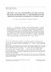 Calcul fonctionnel de Weyl pour la mesure gaussienne et estimées $L^p$-$L^q$ restreintes du semigroupe d'Ornstein-Uhlenbeck en temps complexe