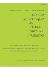 Volume des structures hyperboliques complexes et intersection des diviseurs de bord des espaces de modules de surfaces de Riemann pointées de genre zéro