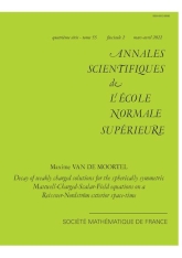 Dispersion des solutions faiblement chargées des équations de Maxwell avec champ scalaire chargé en symétrie sphérique sur l'extérieur de l'espace-temps de Reissner-Nordström