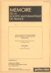 Singularités non dégénérées des systèmes de Gauss-Manin réticulés