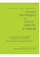 $E_{\infty}$-cellules et groupes généraux linéaires sur les corps finis