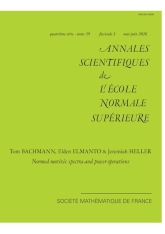 Spectres motiviques normalisés et opérations de puissance